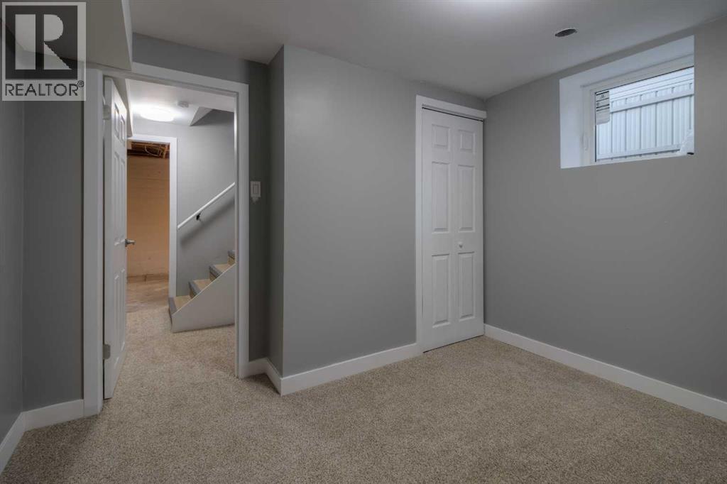 Single Family House Bungalow for Sale in  th Avenue S Glendale Lethbridge 