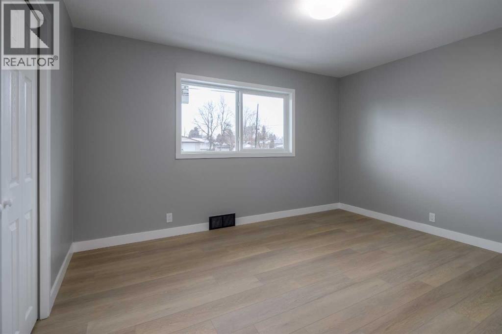 Single Family House Bungalow for Sale in  th Avenue S Glendale Lethbridge 