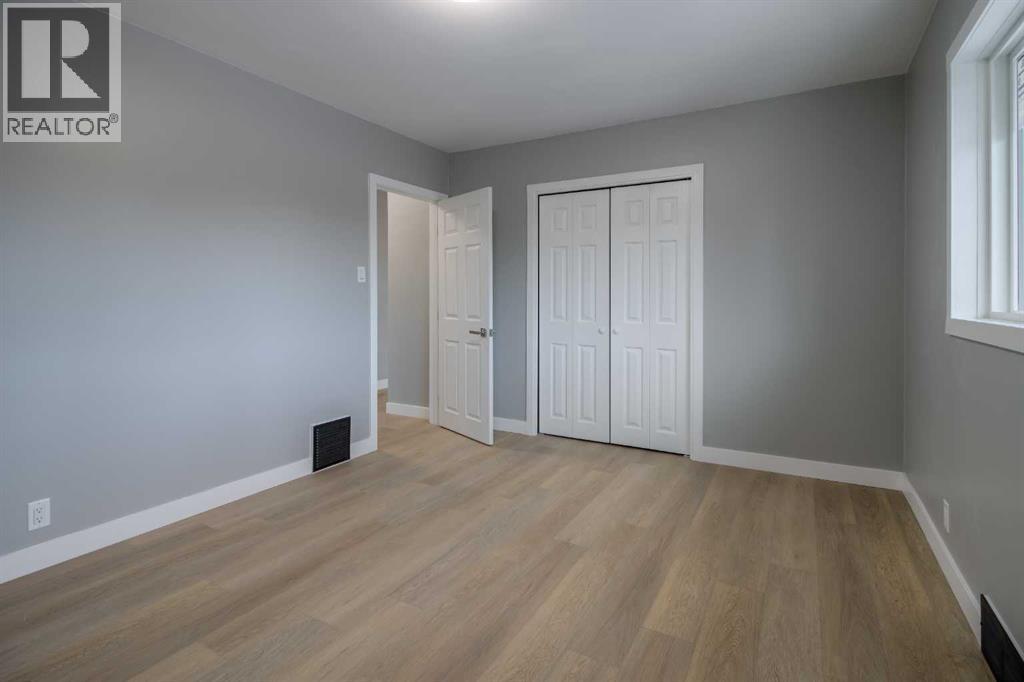 Single Family House Bungalow for Sale in  th Avenue S Glendale Lethbridge 