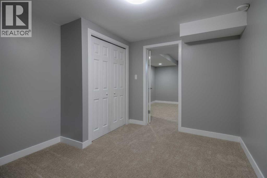 Single Family House Bungalow for Sale in  th Avenue S Glendale Lethbridge 