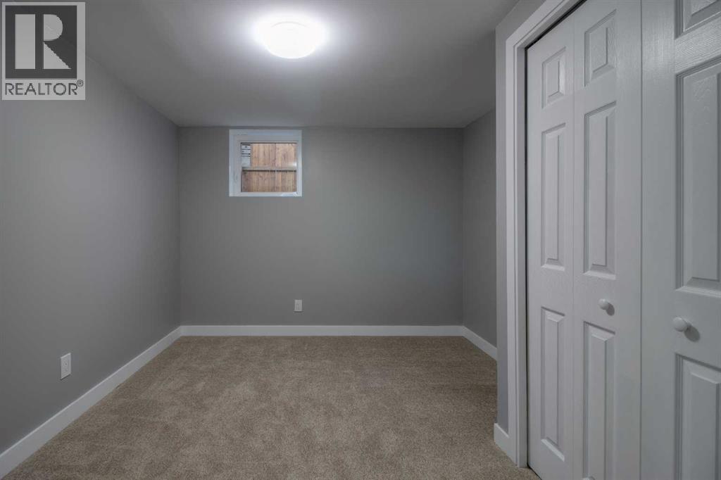 Single Family House Bungalow for Sale in  th Avenue S Glendale Lethbridge 