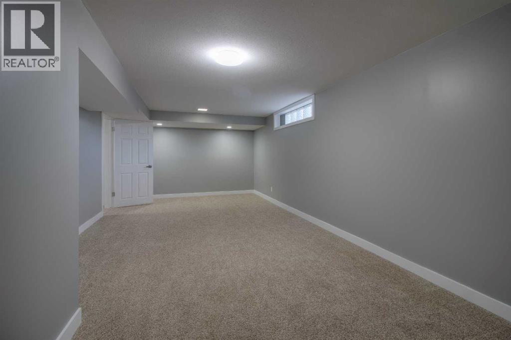 Single Family House Bungalow for Sale in  th Avenue S Glendale Lethbridge 