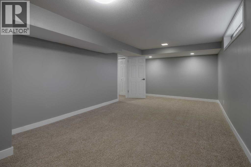 Single Family House Bungalow for Sale in  th Avenue S Glendale Lethbridge 