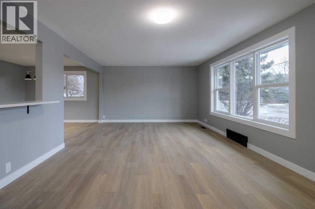 Single Family House Bungalow for Sale in  th Avenue S Glendale Lethbridge 