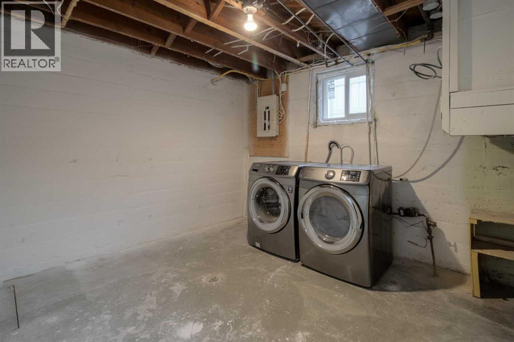 Single Family House Bungalow for Sale in  th Avenue S Glendale Lethbridge 