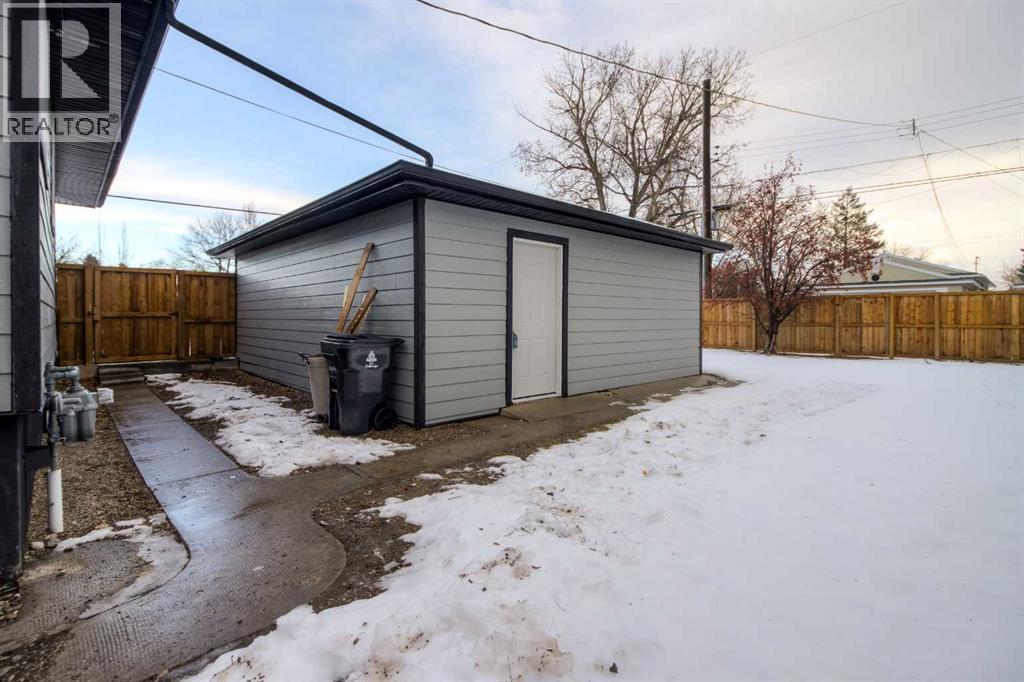 Single Family House Bungalow for Sale in  th Avenue S Glendale Lethbridge 