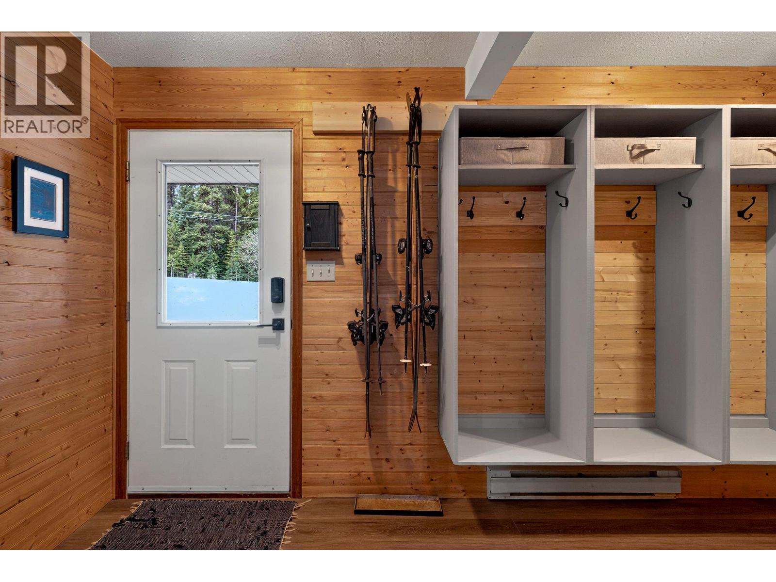 103 Whitetail Road Unit# 102, Apex Mountain