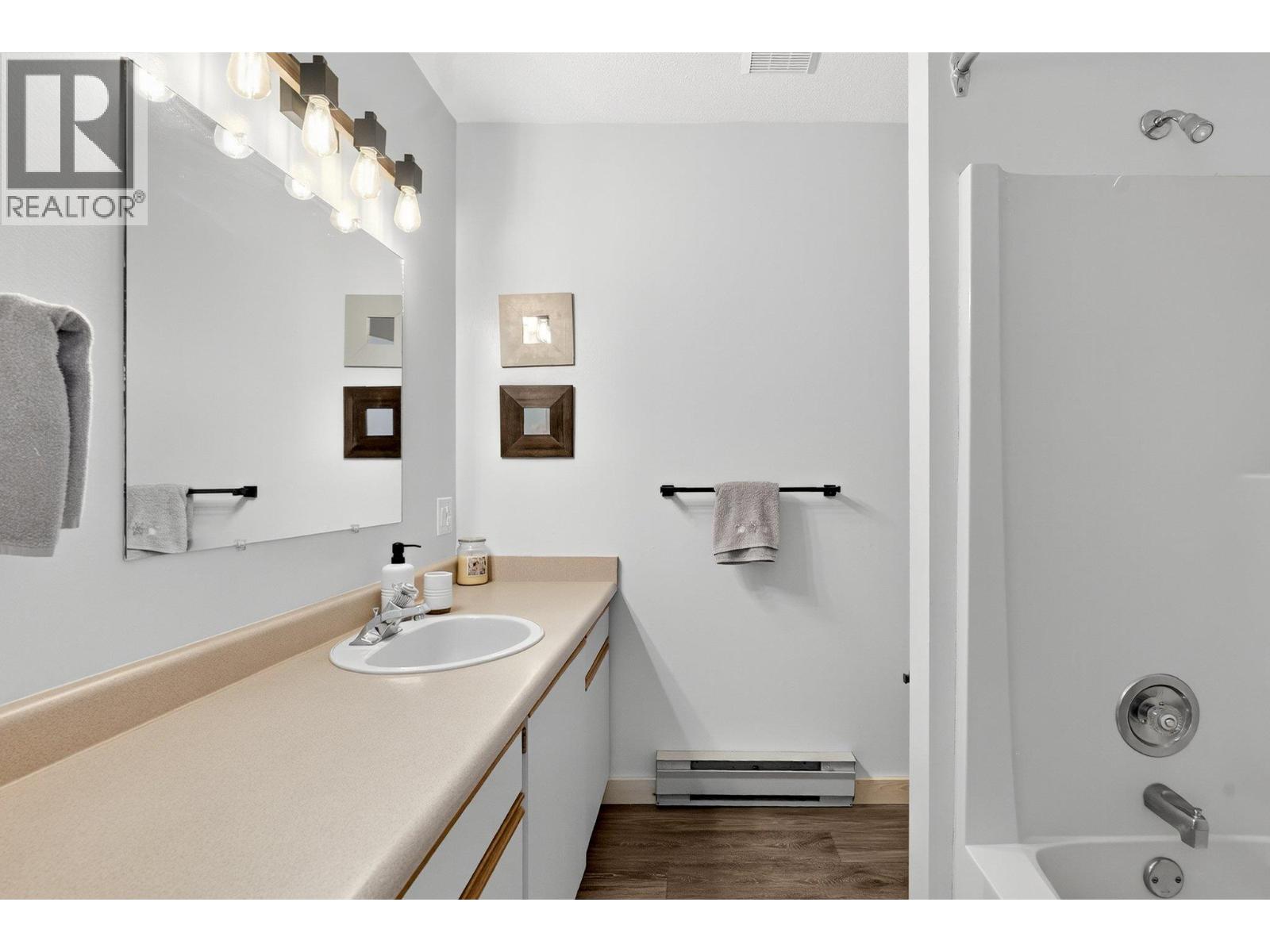 103 Whitetail Road Unit# 102, Apex Mountain