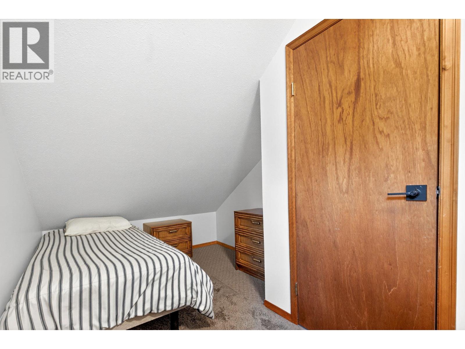 103 Whitetail Road Unit# 102, Apex Mountain