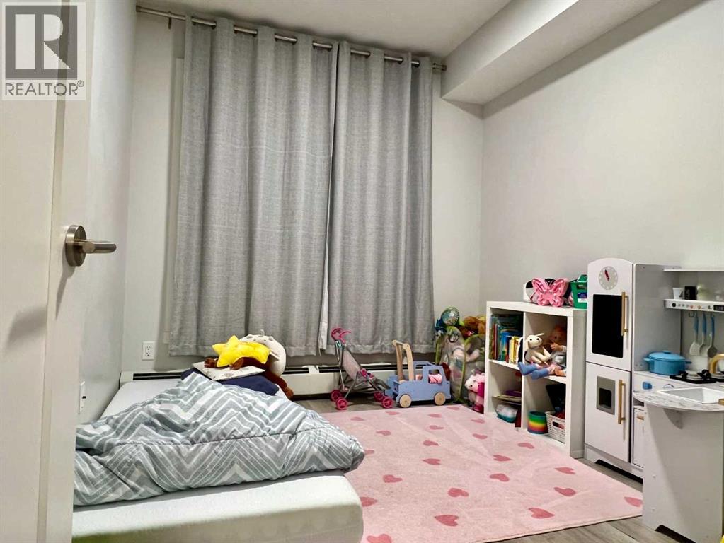 Single Family House for Sale in   shawnee Square SW Shawnessy Calgary 