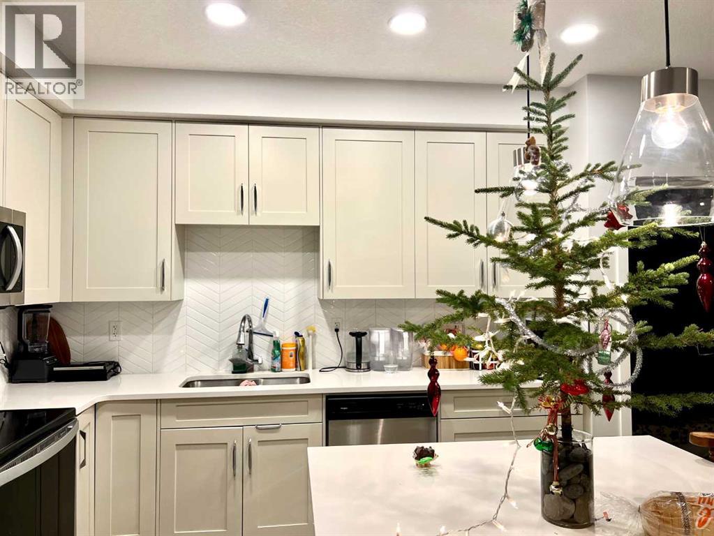 Single Family House for Sale in   shawnee Square SW Shawnessy Calgary 