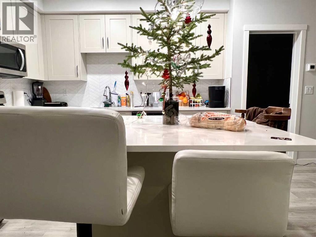 Single Family House for Sale in   shawnee Square SW Shawnessy Calgary 