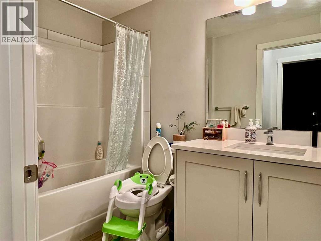 Single Family House for Sale in   shawnee Square SW Shawnessy Calgary 