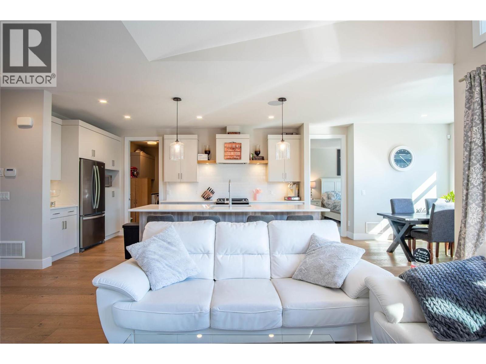  10335 Long Road, Lake Country