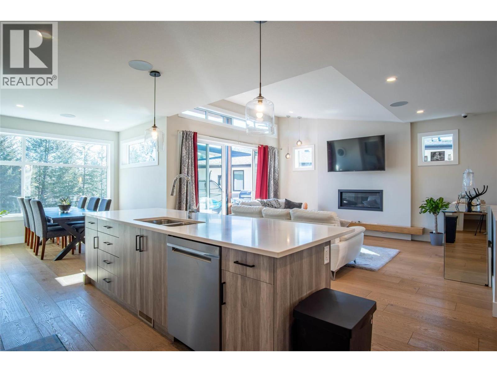  10335 Long Road, Lake Country