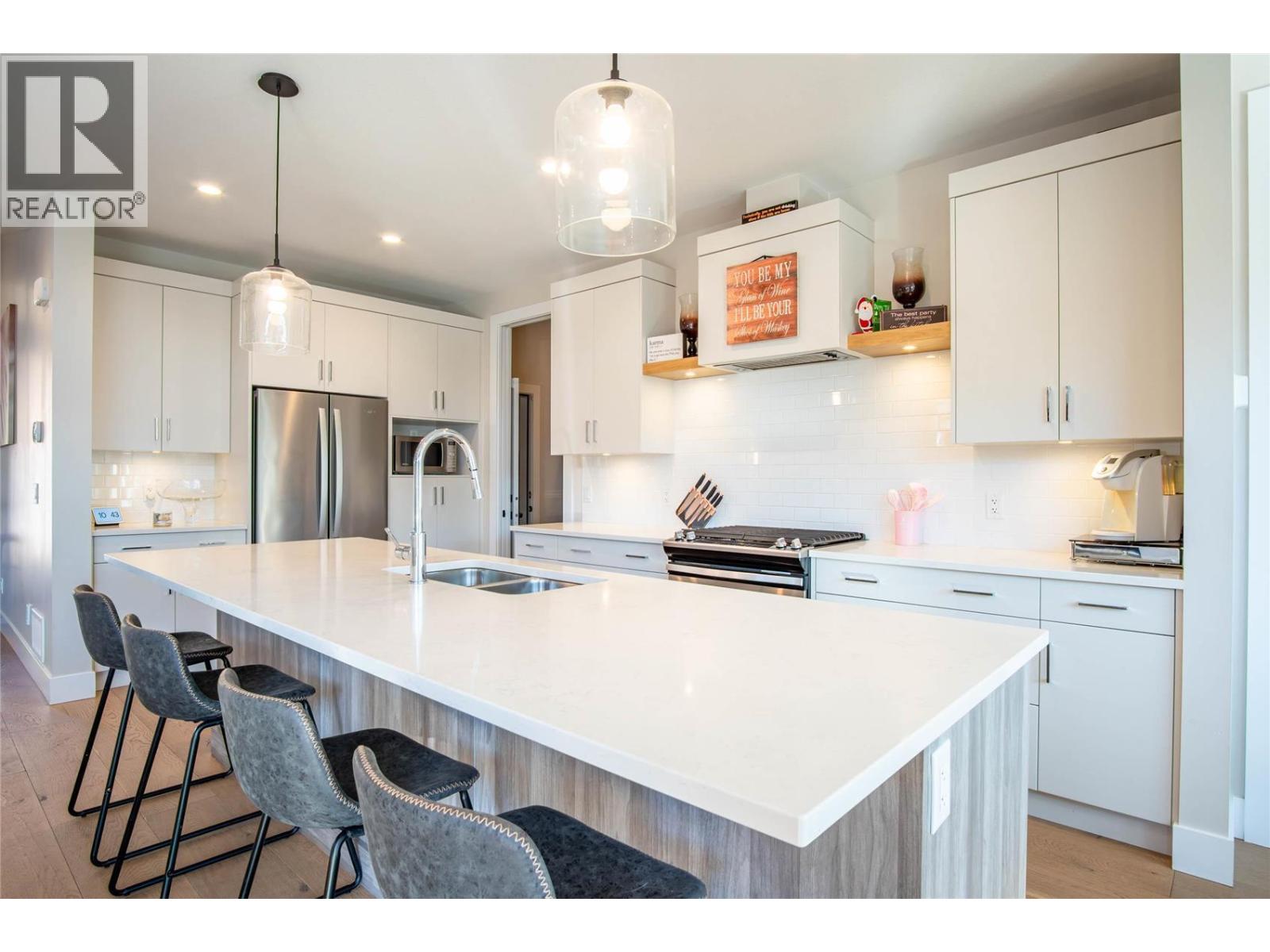  10335 Long Road, Lake Country