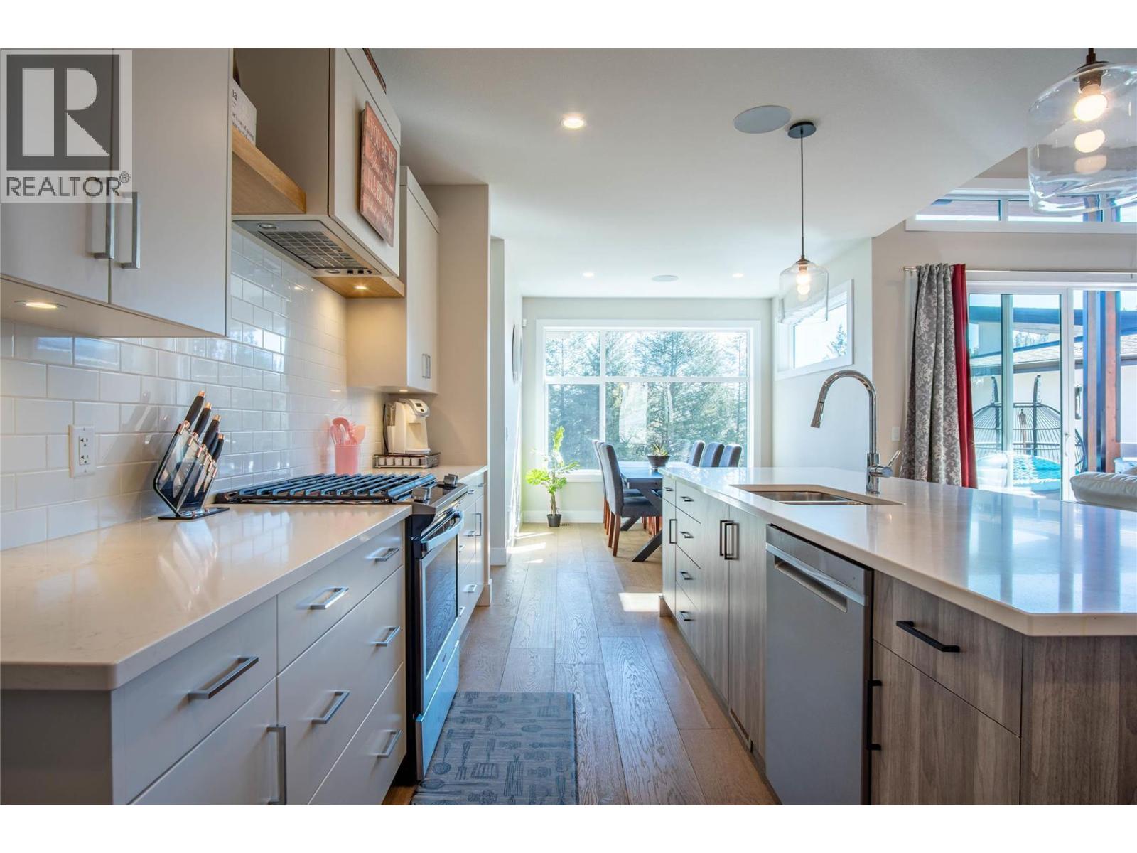  10335 Long Road, Lake Country