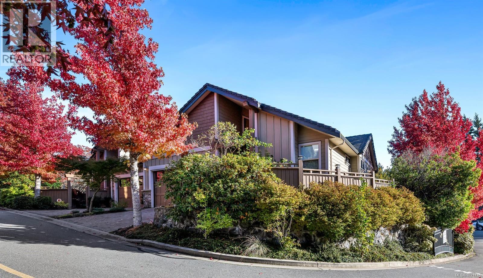 1 630 Brookside Rd, Colwood