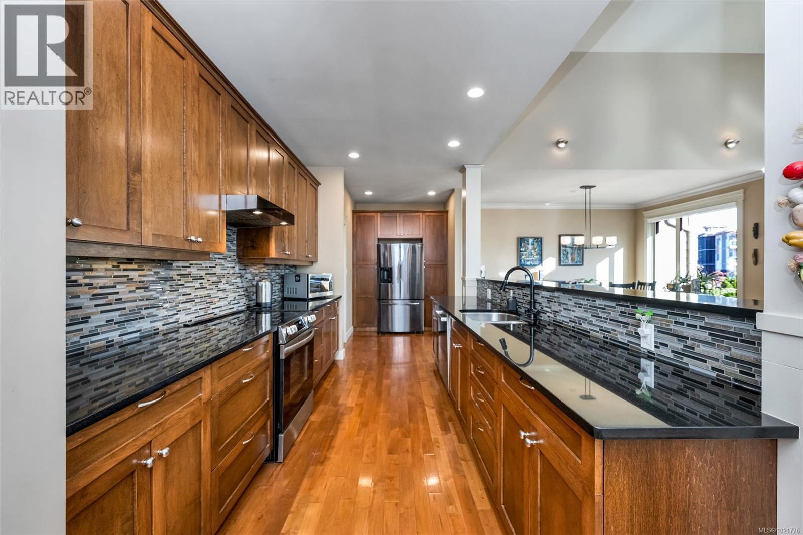 1 630 Brookside Rd, Colwood