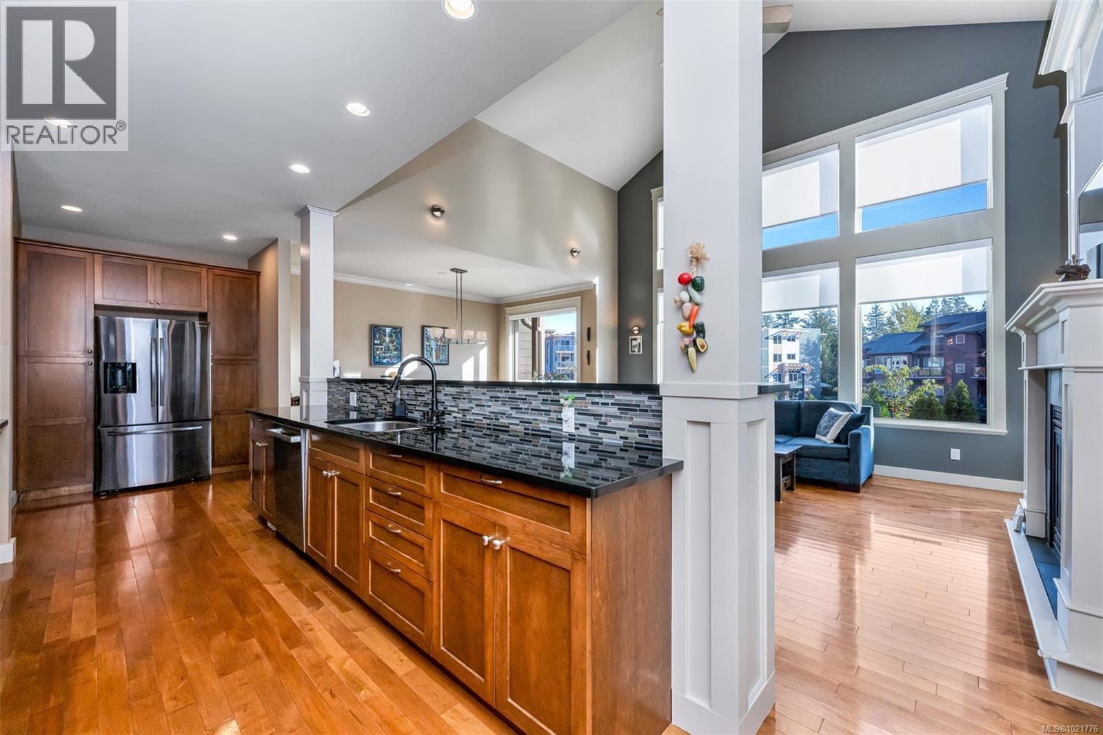 1 630 Brookside Rd, Colwood