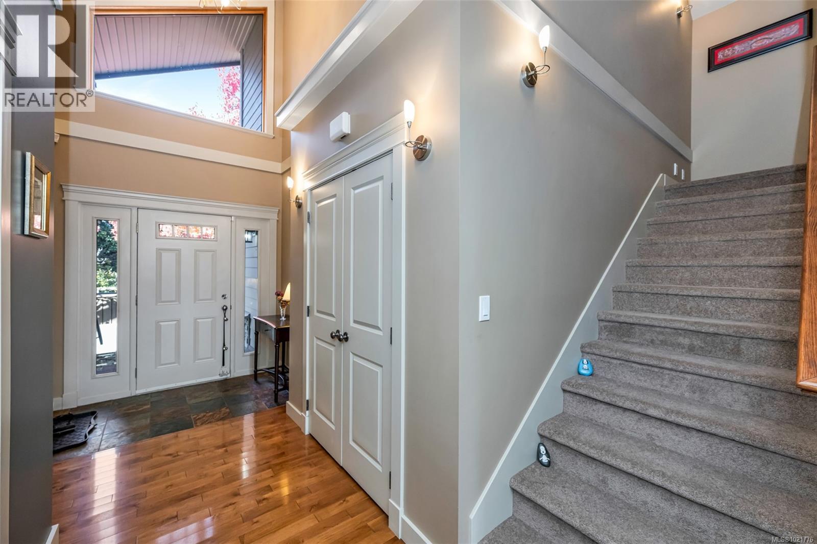 1 630 Brookside Rd, Colwood