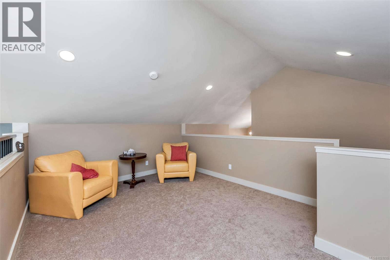 1 630 Brookside Rd, Colwood