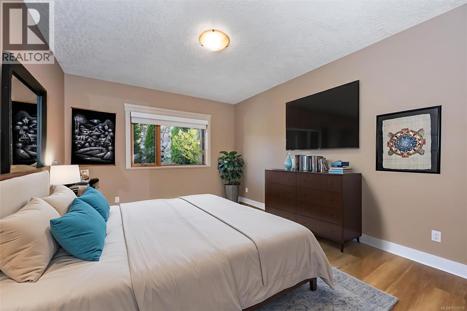 1 630 Brookside Rd, Colwood