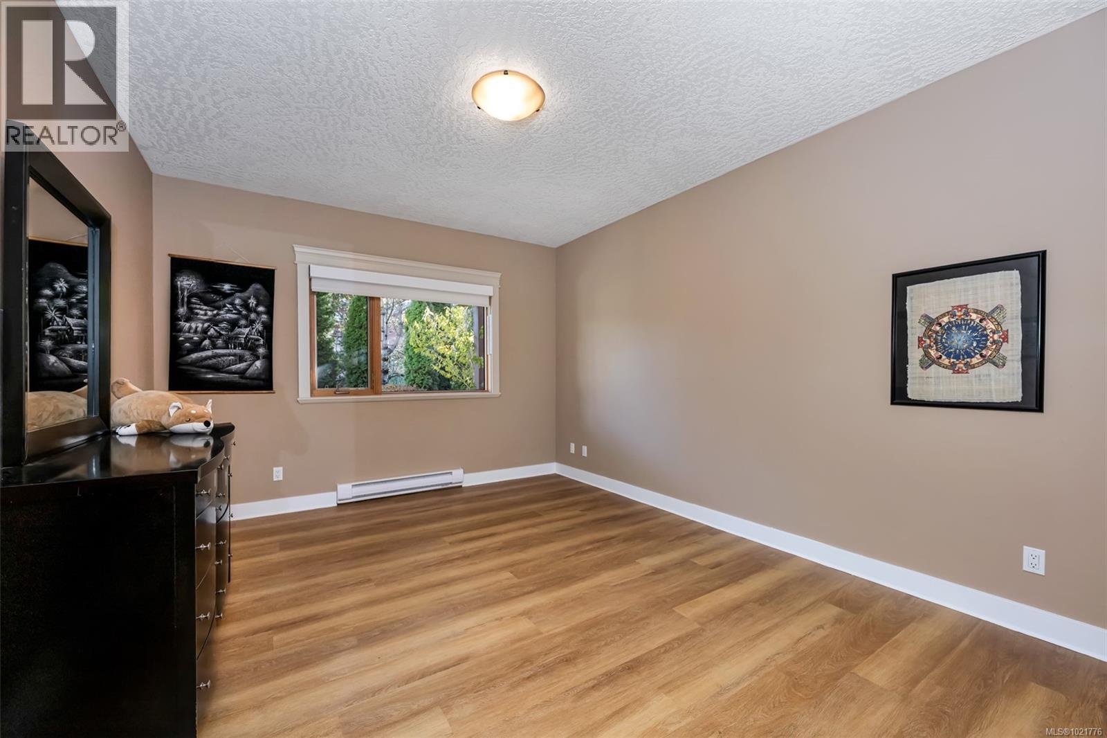 1 630 Brookside Rd, Colwood