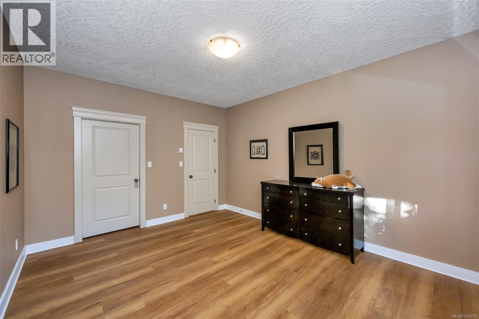 1 630 Brookside Rd, Colwood