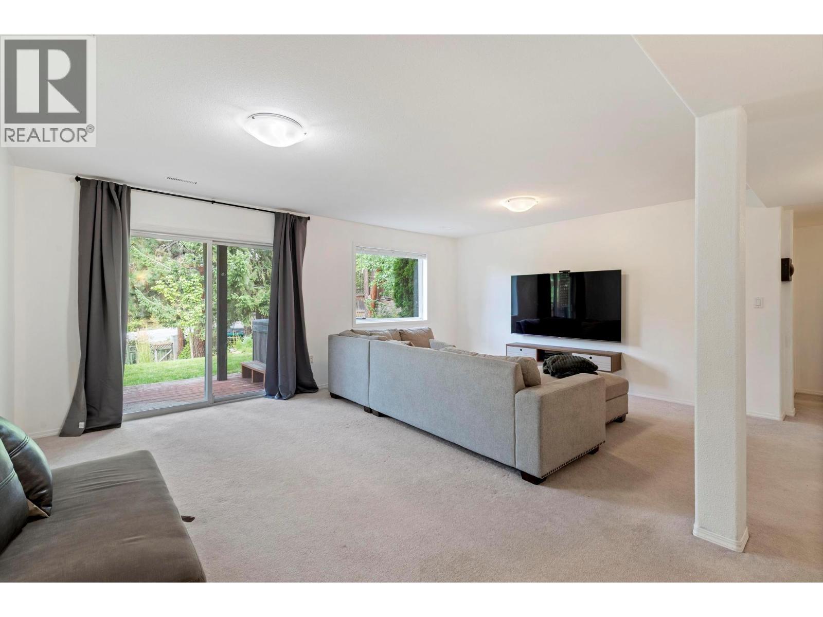  2098 Sunview Drive, West Kelowna