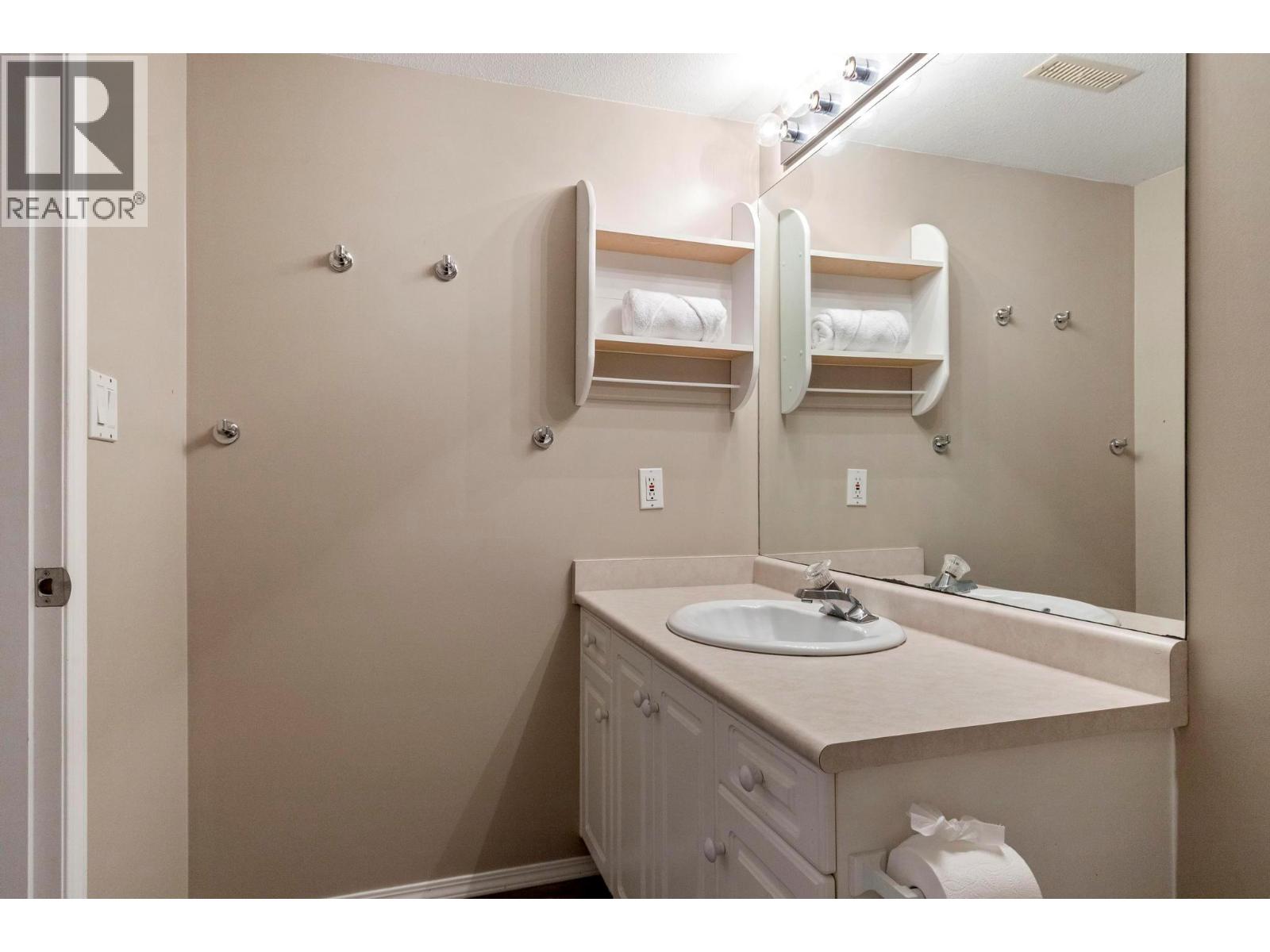  2098 Sunview Drive, West Kelowna