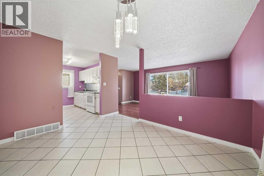 106 Denovan Crescent, Red Deer