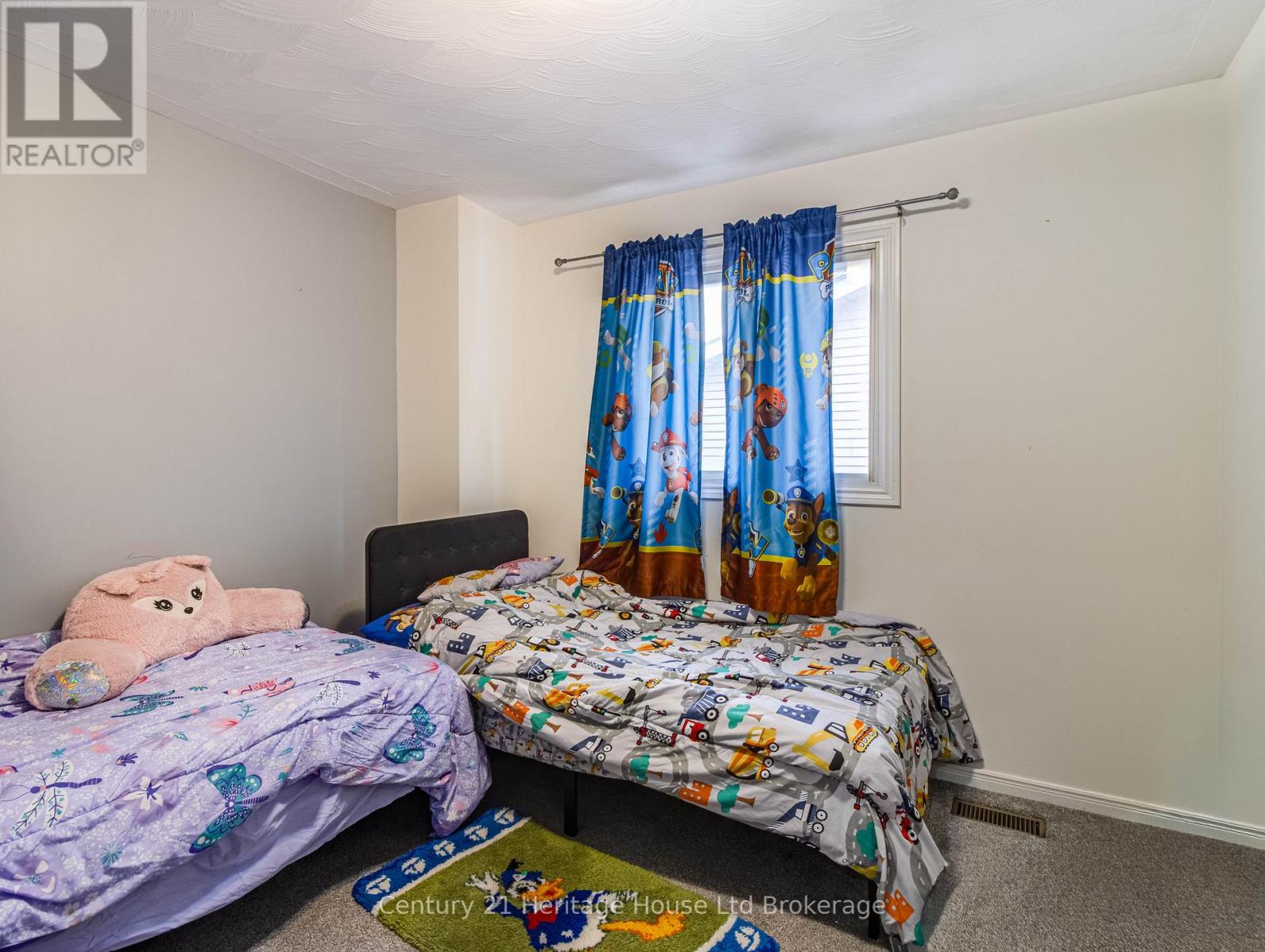 8 MOHICAN DRIVE - 14