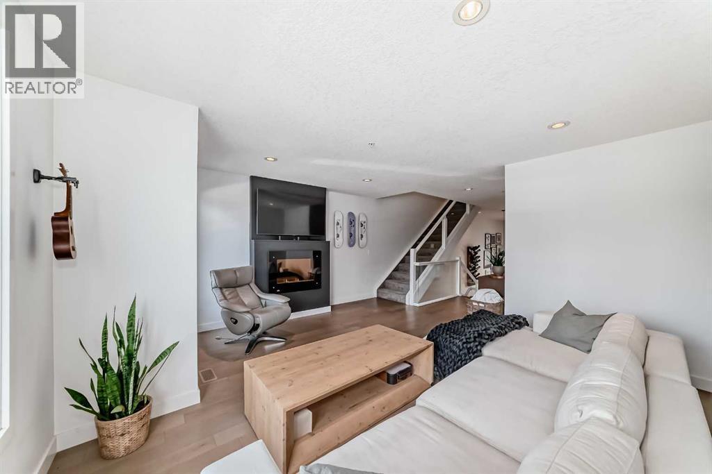 Single Family House for Sale in   Rosscarrock Gate SW Rosscarrock Calgary 