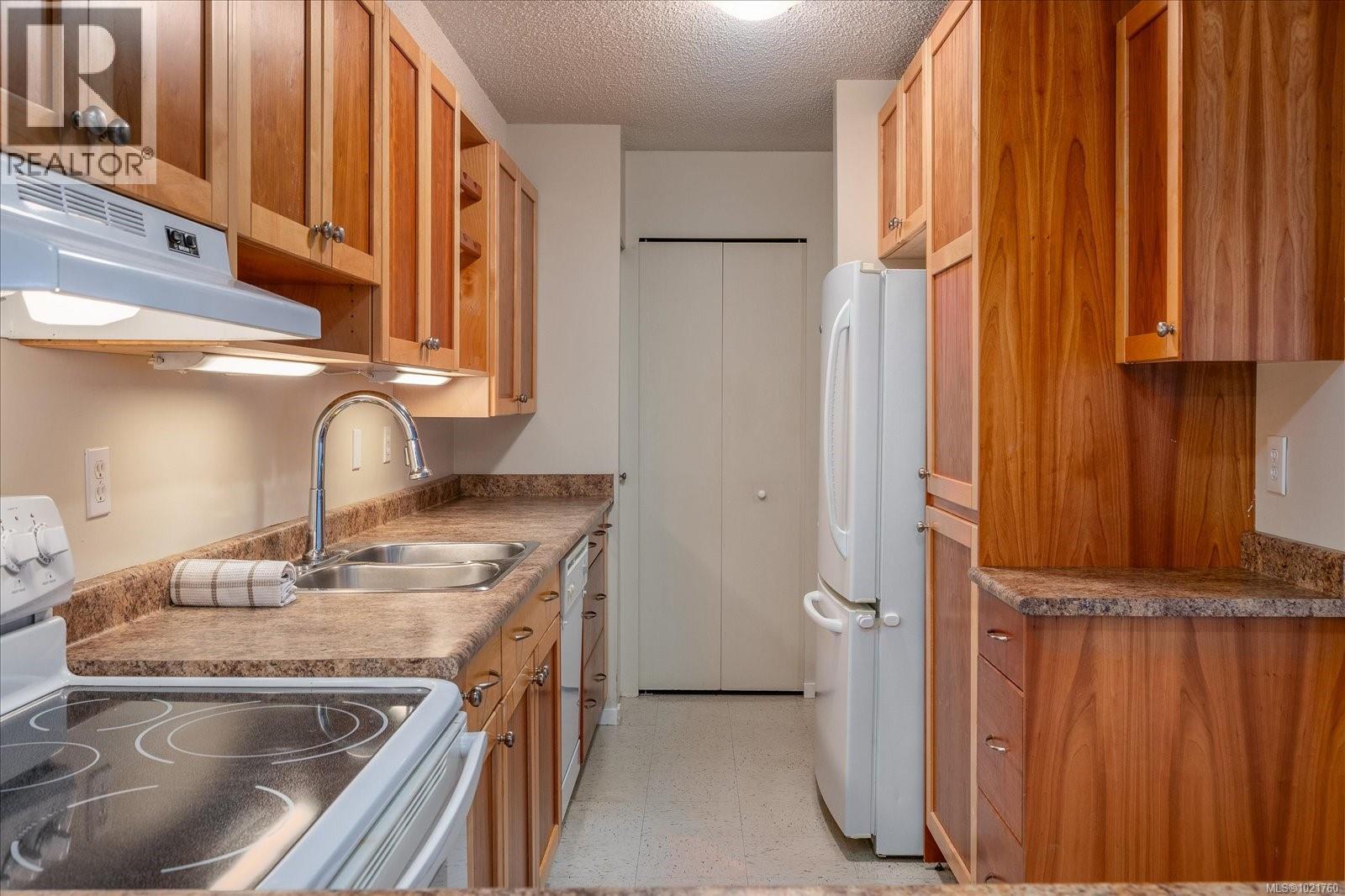 110B 6231 Blueback Rd, Nanaimo