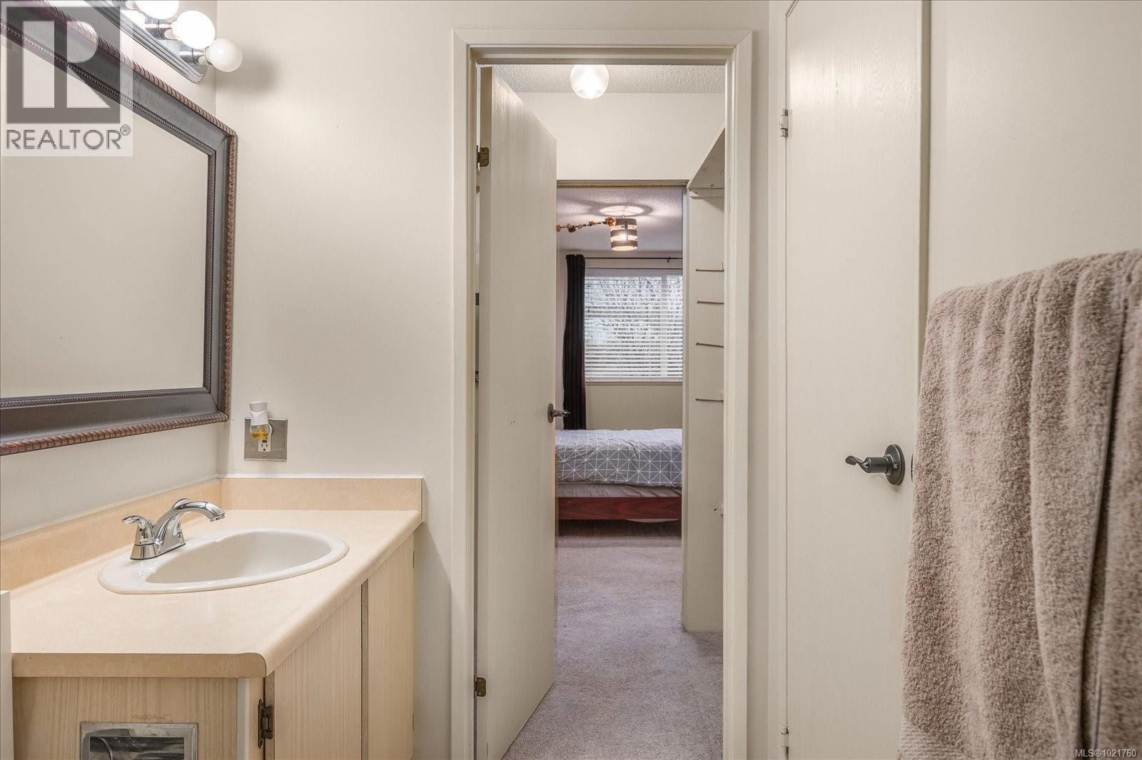 110B 6231 Blueback Rd, Nanaimo