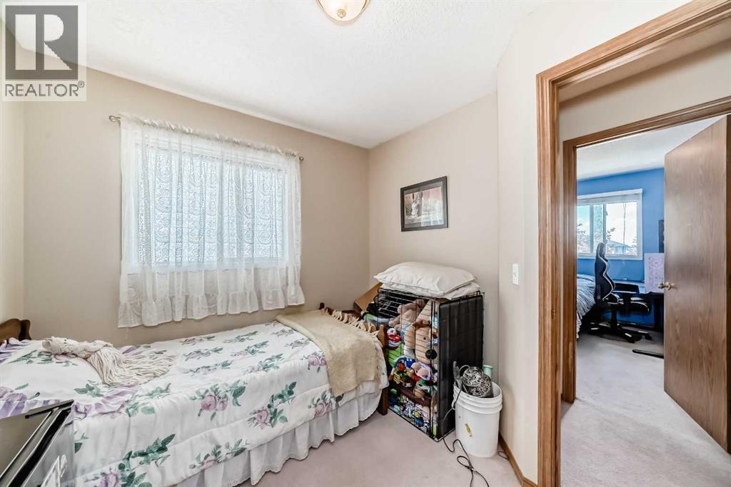 Single Family House 4 Level for Sale in  Hidden Way NW Hidden Valley Calgary 