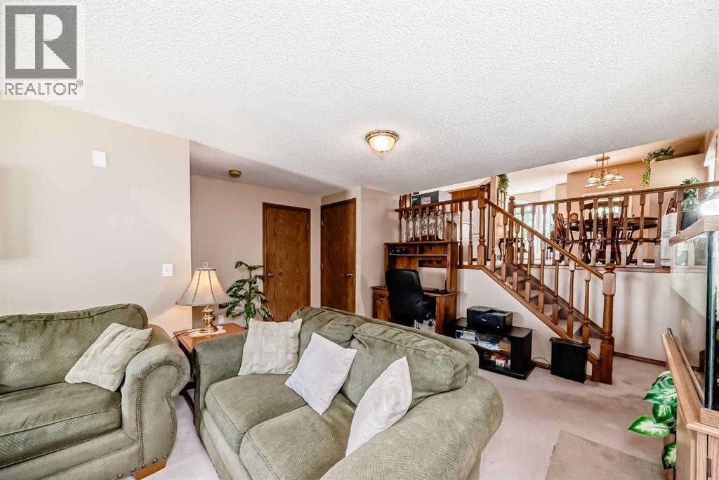 Single Family House 4 Level for Sale in  Hidden Way NW Hidden Valley Calgary 