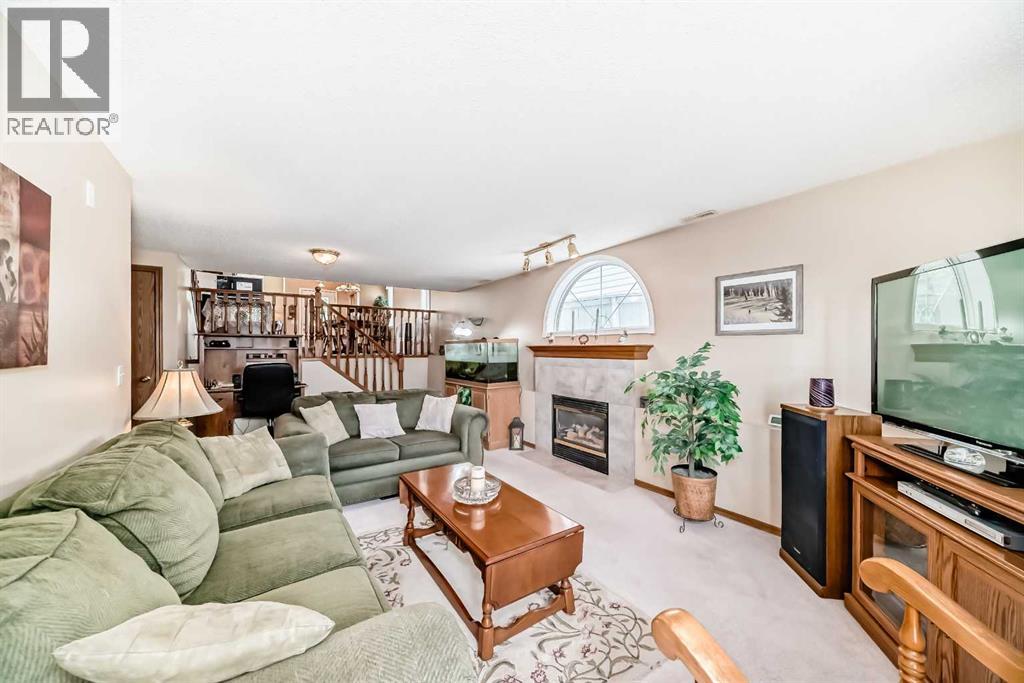 Single Family House 4 Level for Sale in  Hidden Way NW Hidden Valley Calgary 