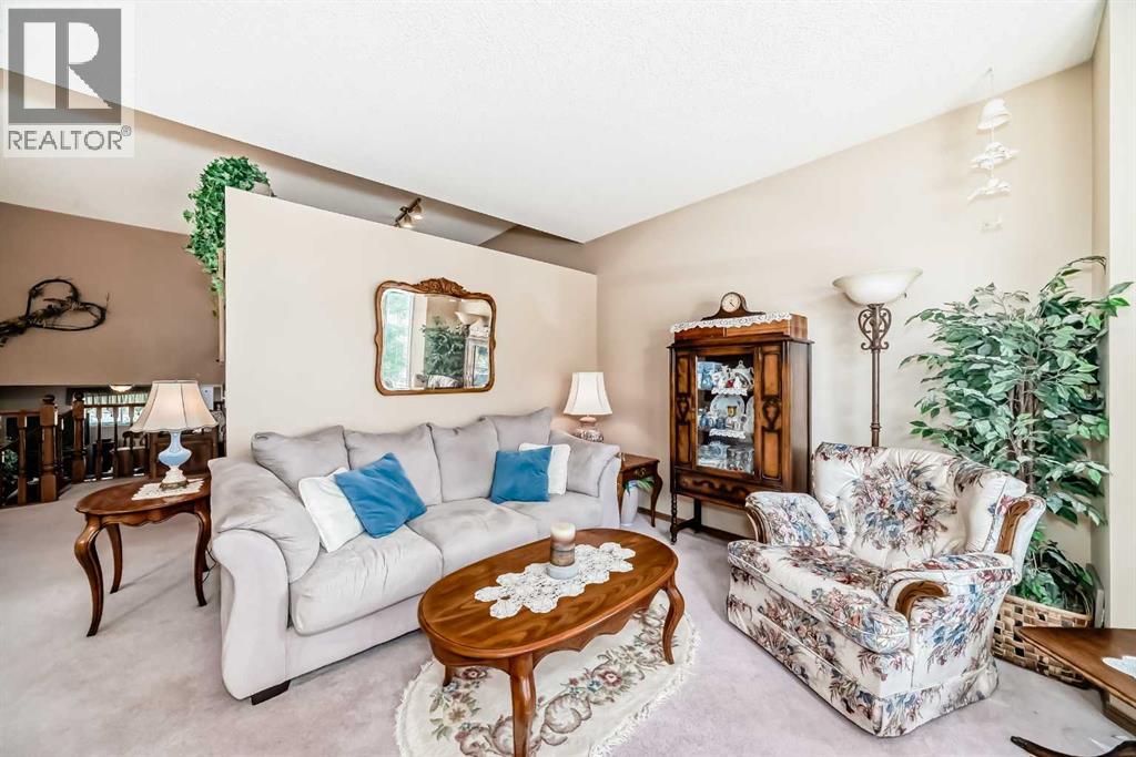 Single Family House 4 Level for Sale in  Hidden Way NW Hidden Valley Calgary 