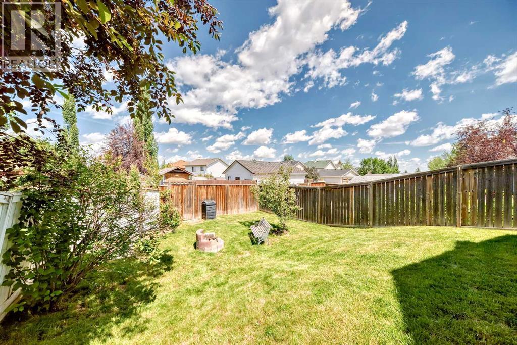 Single Family House 4 Level for Sale in  Hidden Way NW Hidden Valley Calgary 