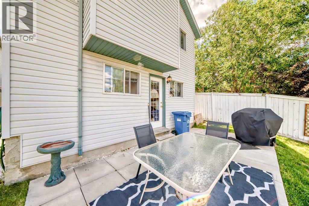 Single Family House 4 Level for Sale in  Hidden Way NW Hidden Valley Calgary 