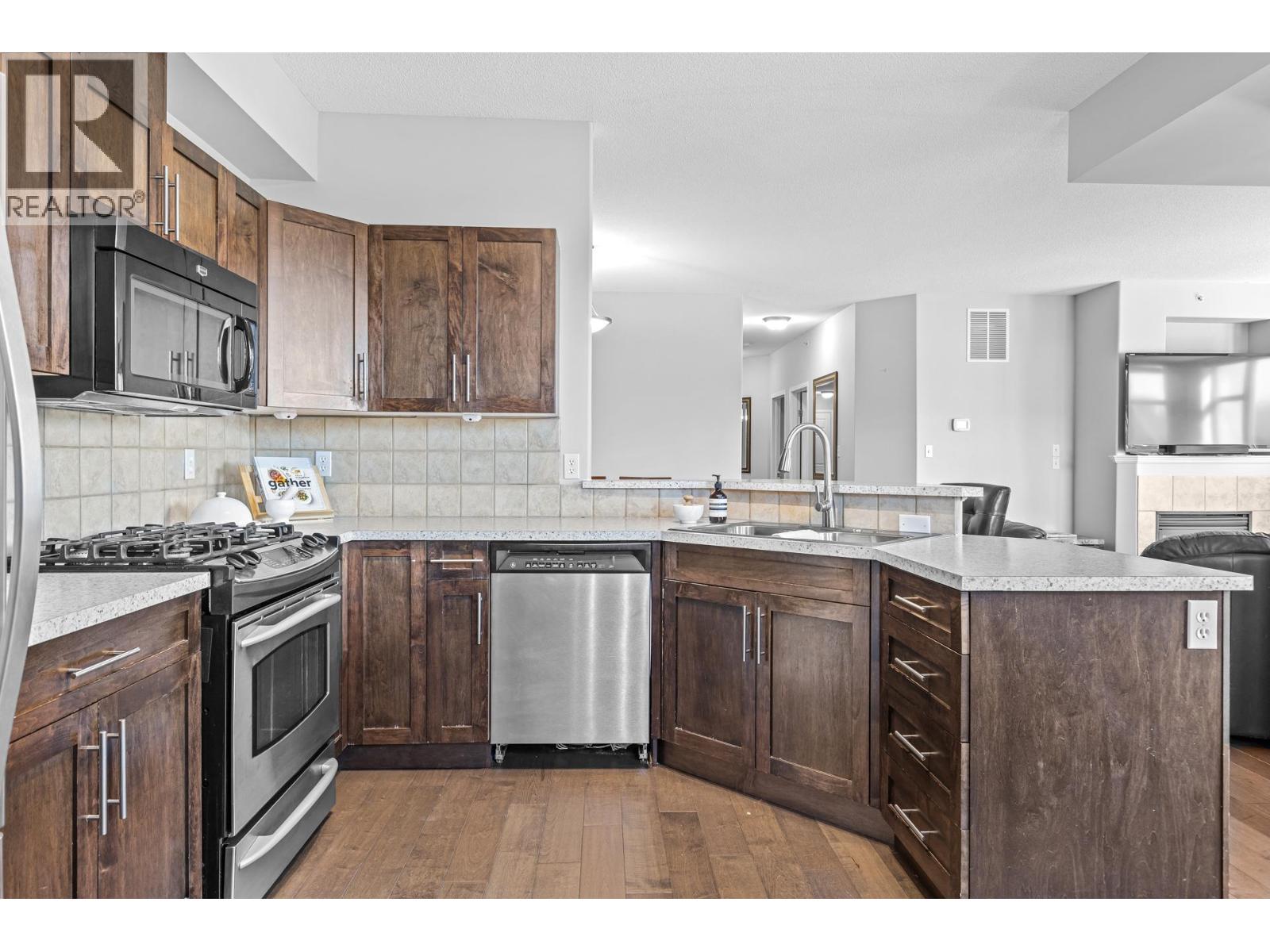 401 1128 Sunset Drive, Kelowna