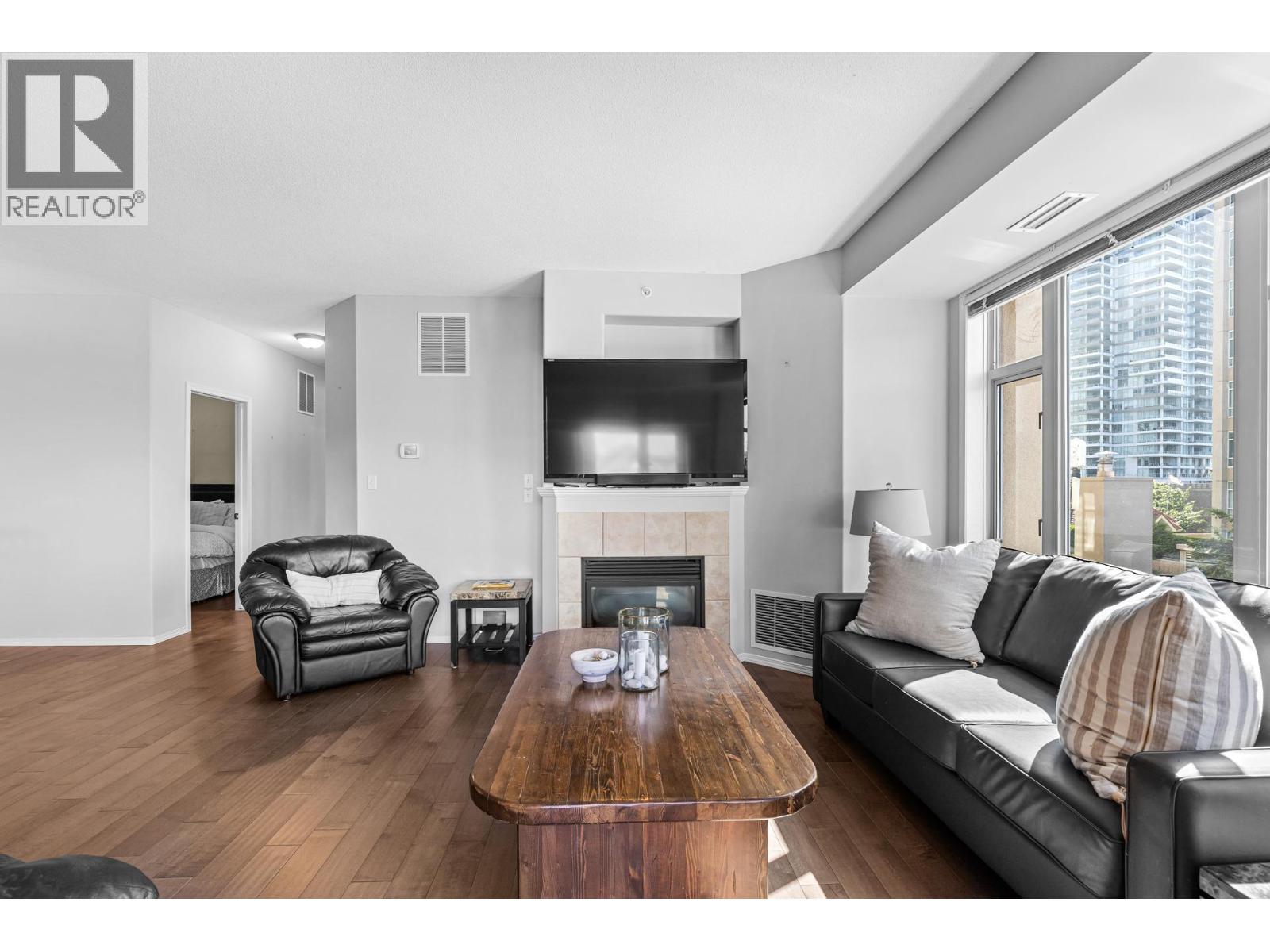 401 1128 Sunset Drive, Kelowna