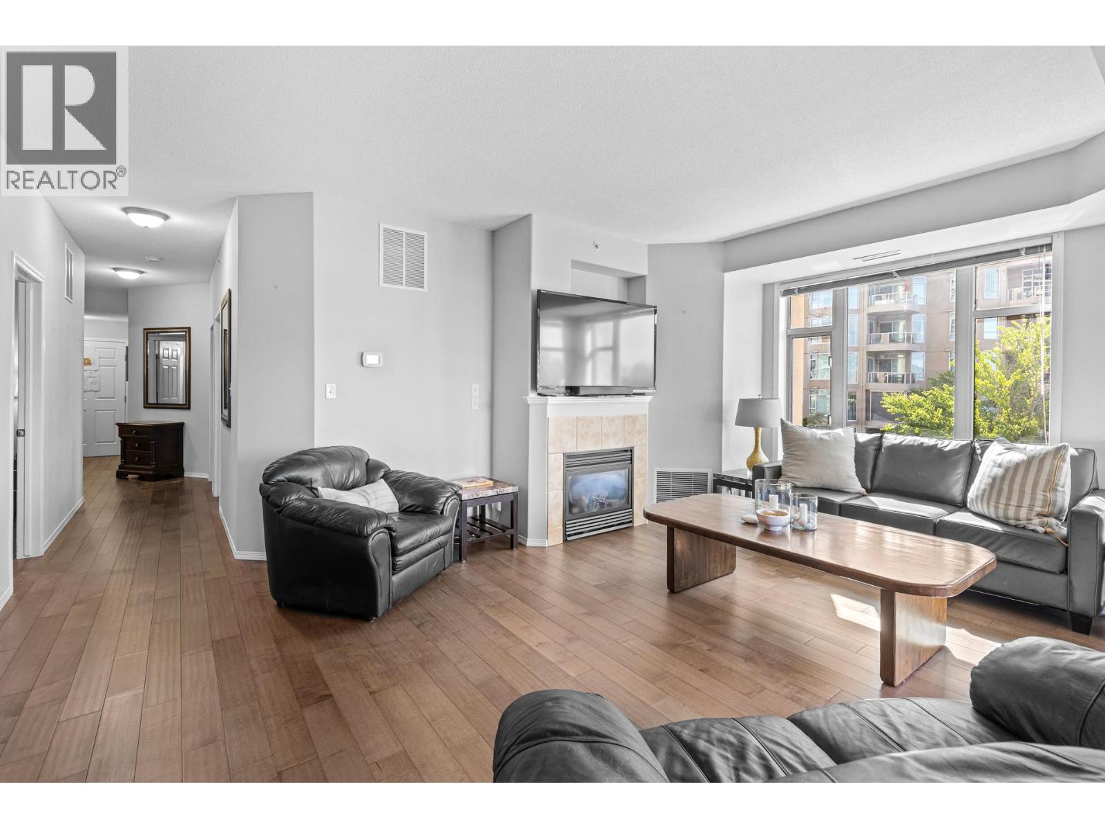 401 1128 Sunset Drive, Kelowna