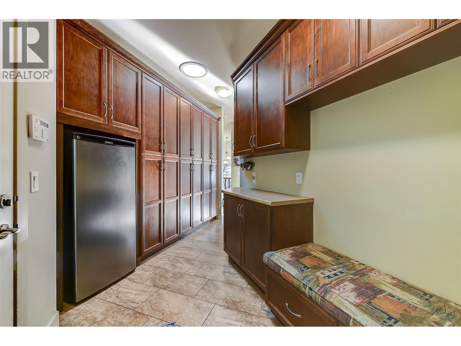  1147 Glenview Court, Kelowna