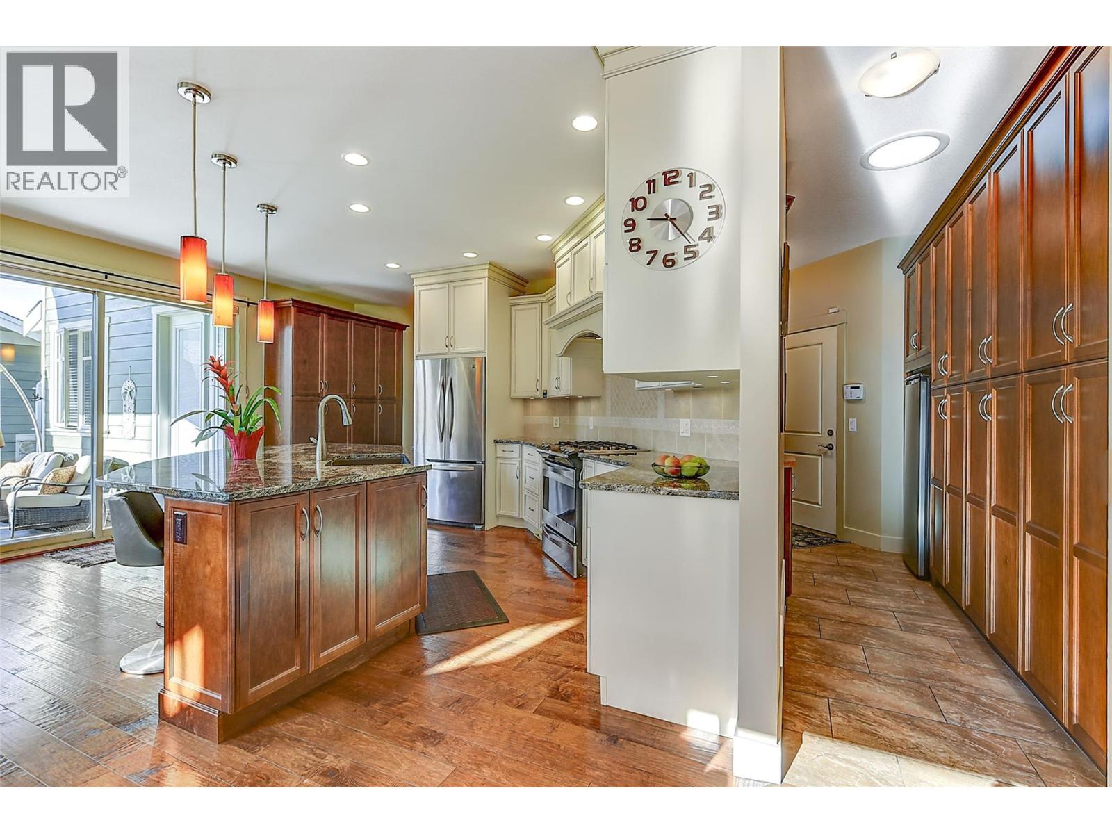  1147 Glenview Court, Kelowna