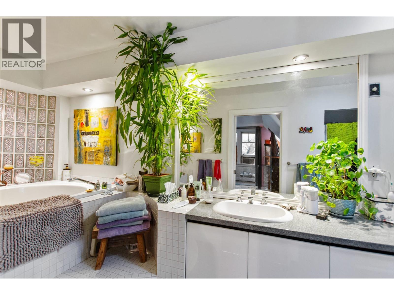 2770 CAMBRIDGE STREET, Vancouver