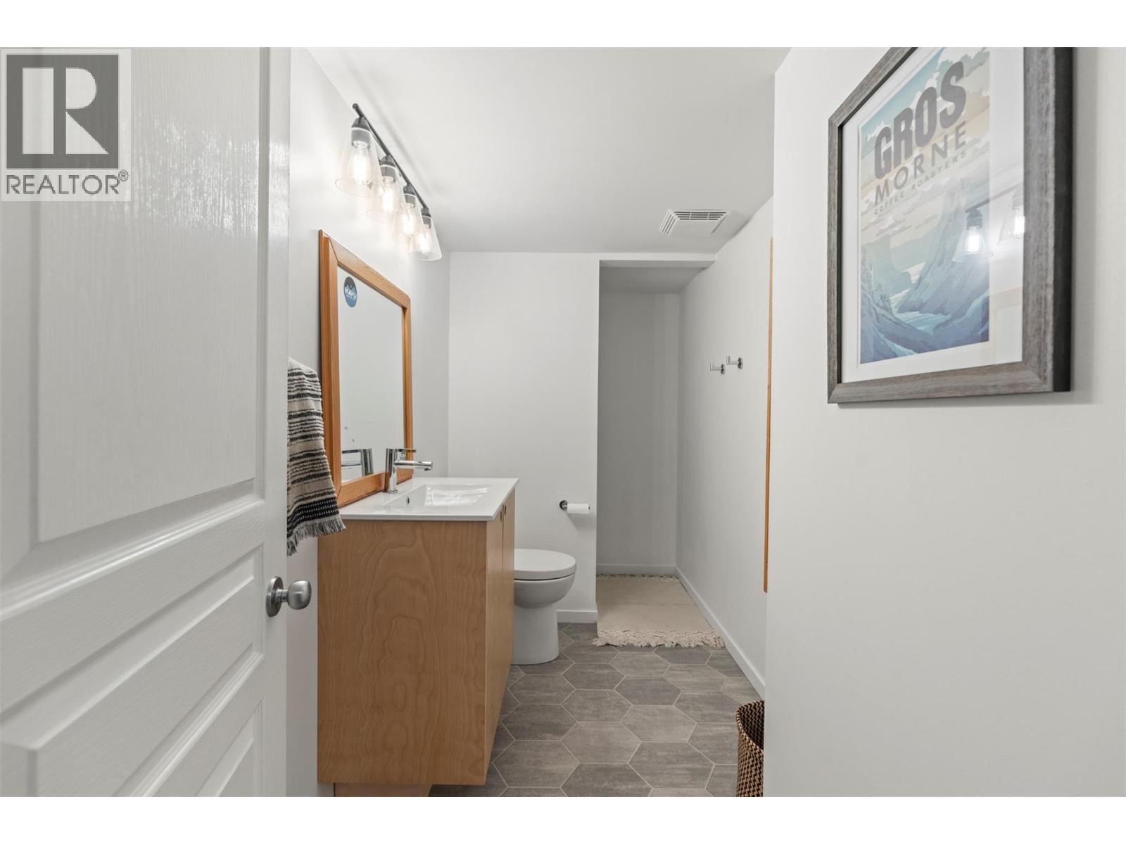  705 Cavalier Court, Vernon