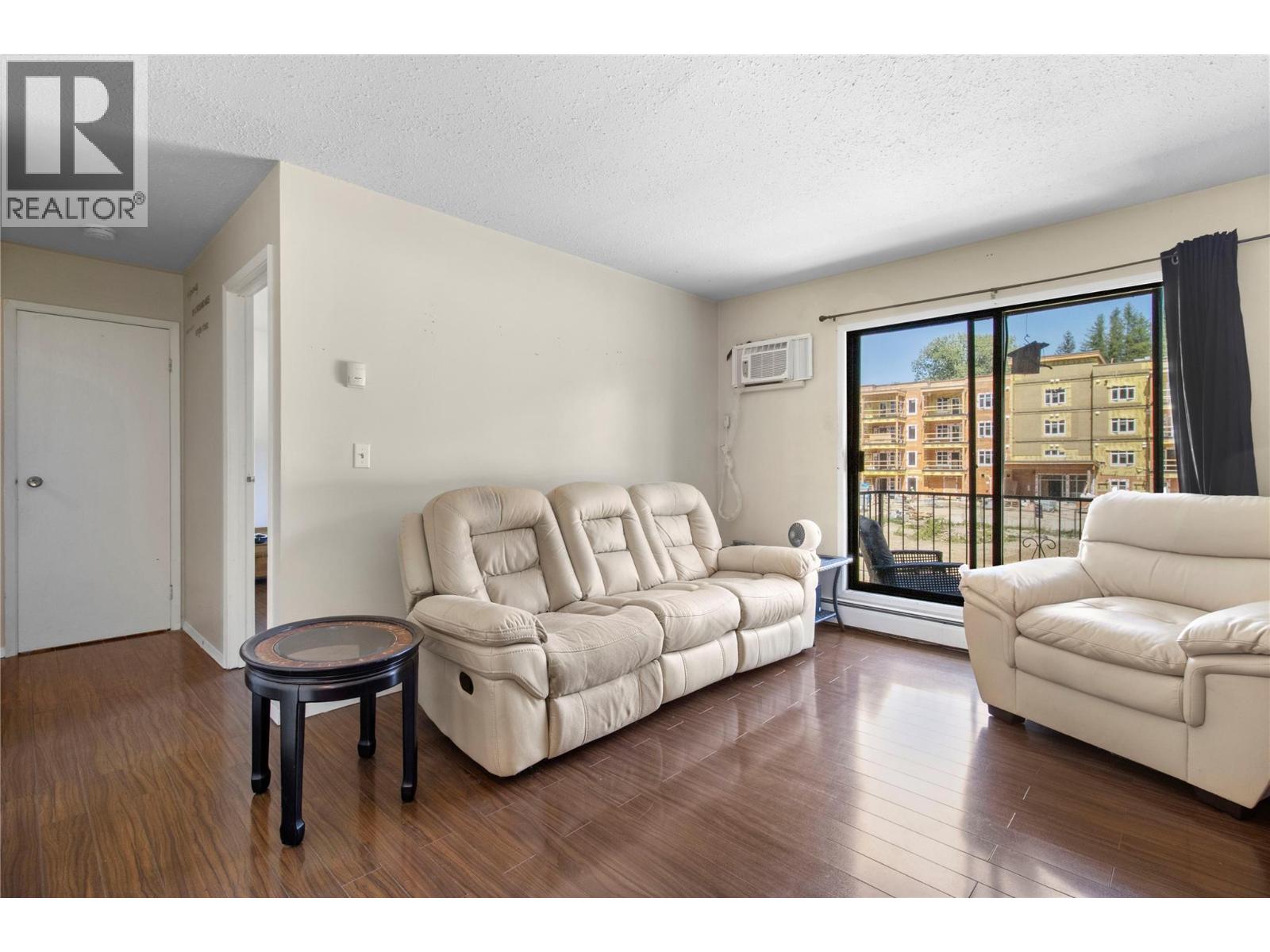 204 409 Main Street, Sicamous